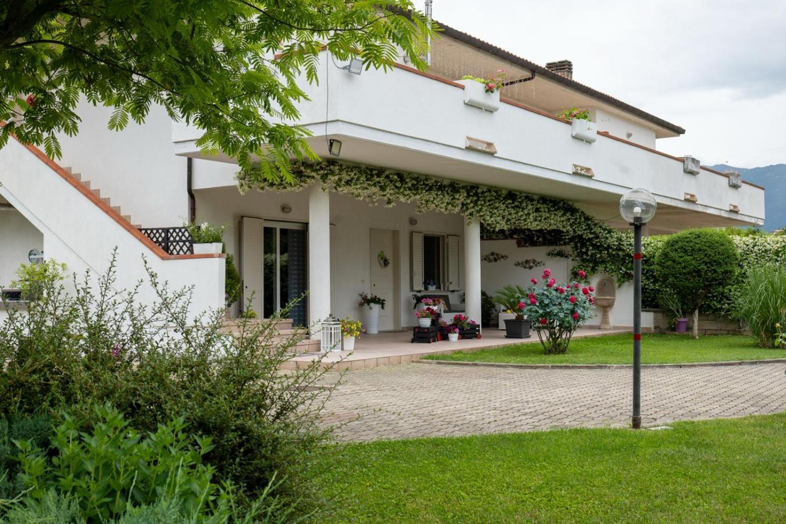 فيلا Parco Delle Rose سولمونا المظهر الخارجي الصورة